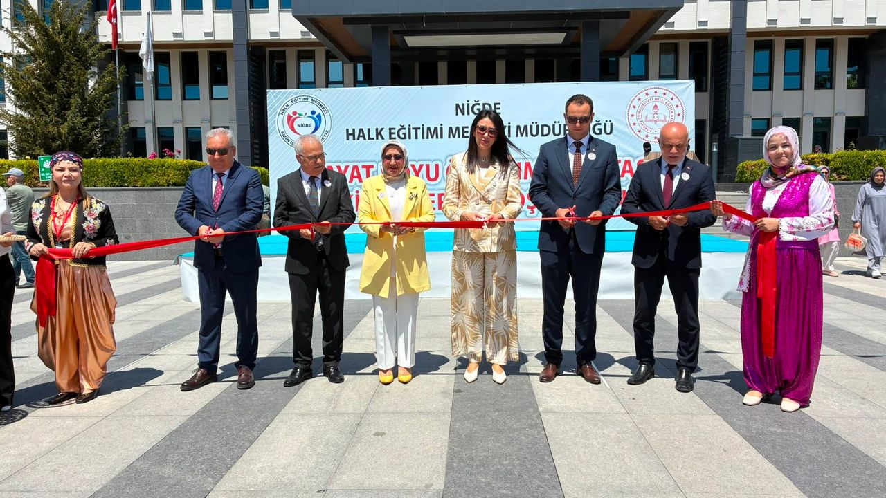Halk Eğitimden dev yıl sonu sergisi