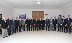 Başkan Özdemir ve Meclis üyeleri Vali Çelik’i ziyaret etti