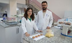 Üniversite öğrencisi çölyak hastaları için glütensiz kek üretti