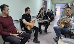 Onkoloji servisinde tedavi gören hastalara “Müzik Terapisi”