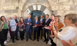 Eski Rum Kilisesinin Kapıları Resim Sergisi İçin Aralandı