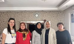 Özbek’ten Emekli Öğretmenlere Anneler Günü Ziyareti