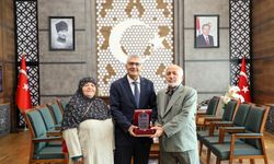 Vali Çelik’ten Hayırseverlere Teşekkür Plaketi