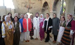 Tarihi kilise bahçesinde Türk mutfağı rüzgarı esti
