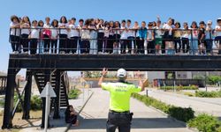 Öğrencilerden yetişkinlere trafik bilinci kazandırılıyor