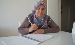 64 yaşında azmiyle okuma yazma öğrendi: "Okumak Özgürlüktür"