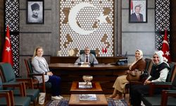AK Parti Kadın Kolları’ndan Vali Cahit Çelik’e Ziyaret