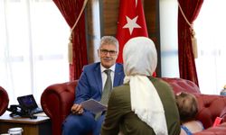 Vali Cahit Çelik “Halk Günü”nde Vatandaşlarla Birebir Görüştü