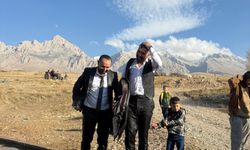 Çamardı'da 'damat serinletme' geleneği renkli görüntülere sahne oldu