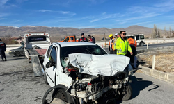 Otomobil ile kamyon çarpıştı: 1 yaralı