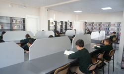Yenilenen kütüphane çocukların renkli dünyası oldu