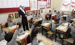 Niğde İl Milli Eğitim Müdürü Özbek, Kömürcü Çanakkale Şehitleri İlkokulu’nu Ziyaret Etti