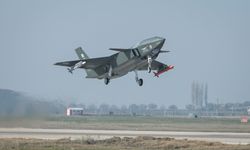 Bayraktar Kızılelma "Hava-Hava" Füzesiyle Hedefi Vurdu