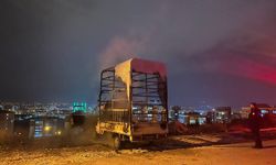 Niğde'de park halindeki kamyonette yangın çıktı