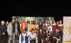 Üniversiteli Gençlerin “Zoraki Hekim” Oyunu Ayakta Alkışlandı