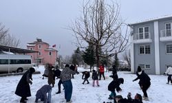 Niğde’de Kar, Çocukların Kahkahasıyla Buluştu