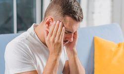 Baş ağrılarının sessiz tetikleyicileri: Diş sıkma ve kötü duruş