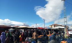 Çiftlik’te Cumartesi Pazarı rüzgâra teslim oldu (VİDEO HABER)