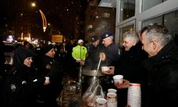 Vali Çelik Yılbaşı Gecesi Görev Başındaki Personeli Yalnız Bırakmadı