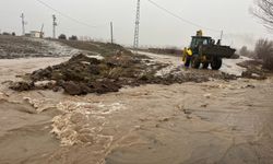 Niğde’de sağanak ve fırtına etkili oldu