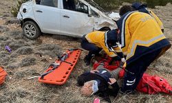 Eşini bıçaklayıp kaçtı, Niğde’de kaza yapınca yakalandı