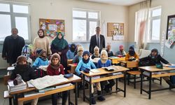 Niğdeli kadınlar Bitlisli köy çocuklarının içini ısıttı