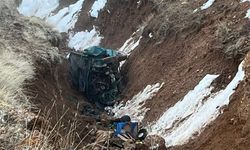 Otomobil şarampole yuvarlandı: 2 ölü, 2 yaralı!