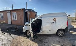 Bariyere çarpan sürücü hayatını kaybetti