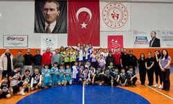 Badminton Küçükler müsabakaları tamamlandı