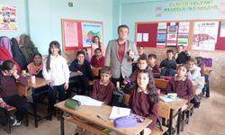 Kendi bütçesi ile Çardak’lı minikleri sevindirdi