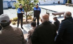 Polis vatandaşları bilgilendirmeye devam ediyor