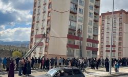 Yangın sebepli tedbir: 4 kişi hastaneye kaldırıldı