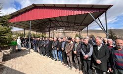 Çamardı’da Gazi Babasına son veda