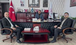 İnan’a “Acilden Kliniğe – Acilin El Kitabı” hediye edildi