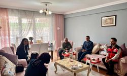 Vali Akmeşe’nin eşinden Koruyucu Aile ziyareti