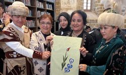 Ebru Sanatıyla Nevruz’a renk kattı