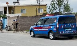 Husumetli ailelerin kavgası kanlı bitti: 1 ölü!