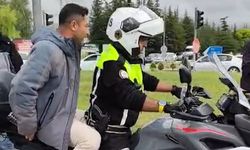 YKS'ye geç kalan öğrencileri polis yetiştirdi