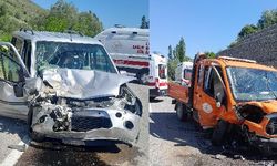 Hafif ticari araç ile kamyonet çarpıştı!