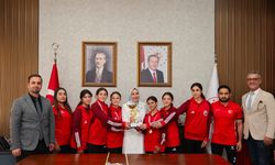 Minderin Sultanları Müdür Özbek'i ziyaret etti
