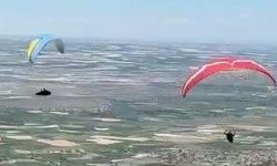 Paraşütle Karapınar'dan Bor'a yolculuk yaptı