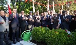 15 Temmuz Kahramanı Halisdemir kabri başında anıldı