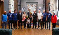 Vali Akmeşe’den Niğde Sağırlar Kulübüne tebrik