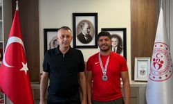 Dünya İkincisi Genç’ten Müdür Dorul’a ziyaret