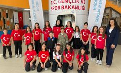 Minik Ellerden 30 Ağustos'ta İstiklal Marşı (VİDEO HABER)