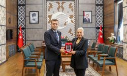 Akmeşe’ye Bölge Medya Gazetesi’nden ödül ve sunum