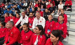 Vekil Uzkurt’tan sporculara tribünden destek