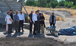 Akmeşe Kınık Höyük kazı sahasını inceledi