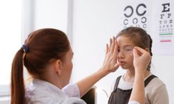 Ekran karşısında geçen saatler gözleri yıpratıyor