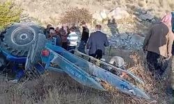 Hacıbeyli’de traktör devrildi: 1 ağır yaralı